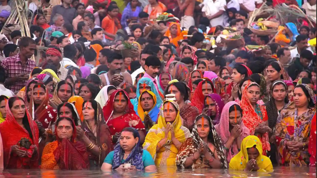 महापर्व छठ पूजा का तीसरा दिन आज, संध्याकाल में सुर्य को कब दिया जाएगा अर्घ्य, जाने क्या हैं इसके महत्व?