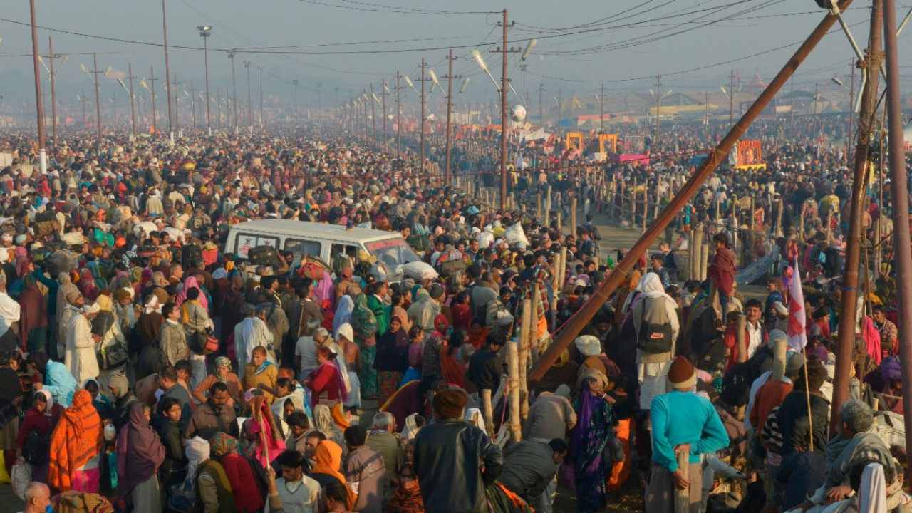 महाकुम्भ में पहली बार चप्पे चप्पे पर नजर रखने के लिए हवा में टीथर्ड ड्रोन तैनात, छोटी-बड़ी गतिविधियां करेगा कैप्चर