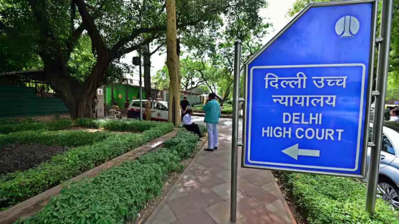 अरविंद केजरीवाल और विंजेंद्र गुप्ता को दिल्ली HC का नोटिस, अगली सुनवाई फरवरी 2025 में