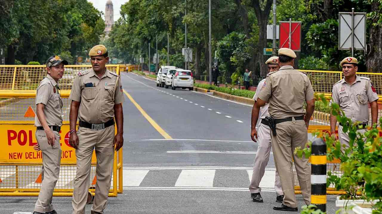 शराब पीकर स्टंट करने वाले सावधान! दिल्ली पुलिस ने बनाया ये प्लान, जान लीजिए