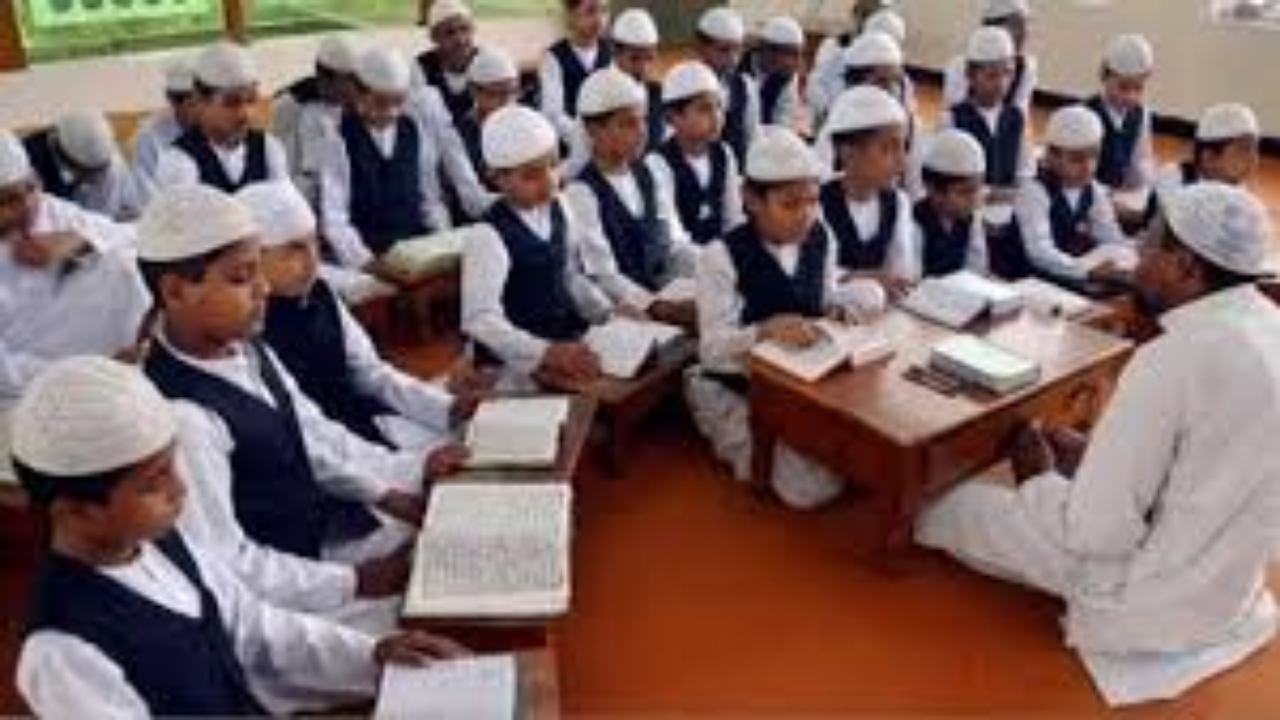 योगी सरकार का बड़ा प्‍लान, मदरसों में अब मिलेगी कामिल और फाजिल की डिग्री?