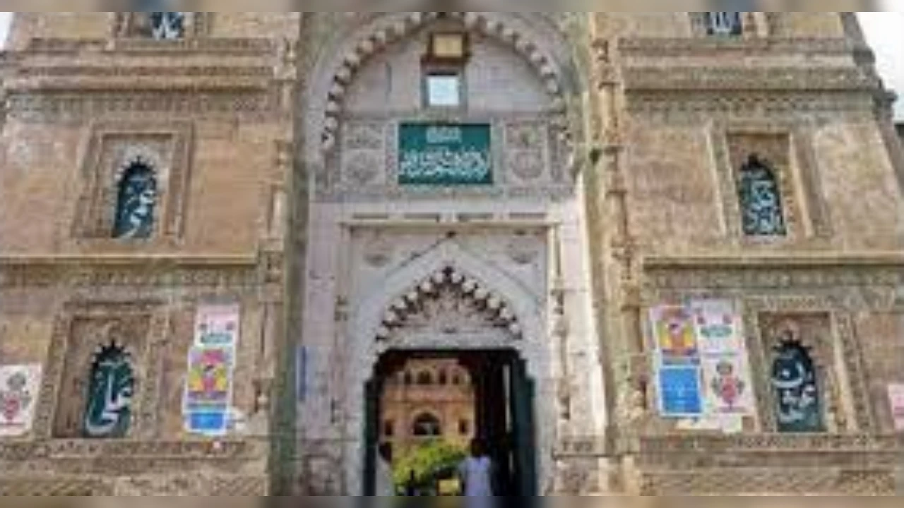 Atala Masjid Dispute: जौनपुर की अटाला मस्जिद का मामला में इलाहाबाद हाईकोर्ट में आज होगी सुनवाई