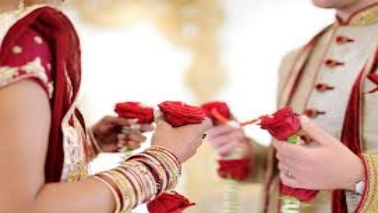 Bareilly Shaadi Vivaane: भगा कर शादी करना पड़ा भरी, हुई मारपीट और फायरिंग, 11 लोग घायल