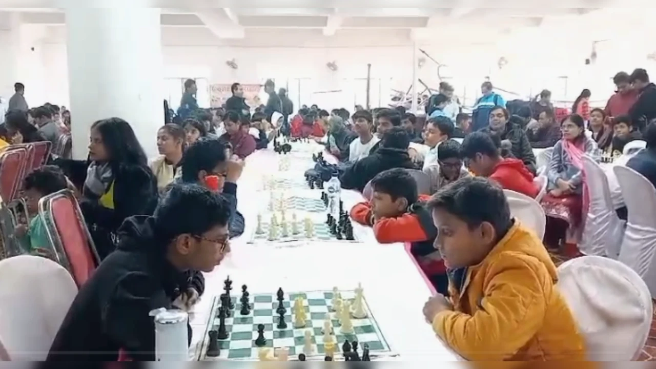 Bihar Chess Competition: बिहार इंटर स्कूल शतरंज प्रतियोगिता-2024 का उद्घाटन, 150 से अधिक शतरंज खिलाड़ियों ने लिया भाग