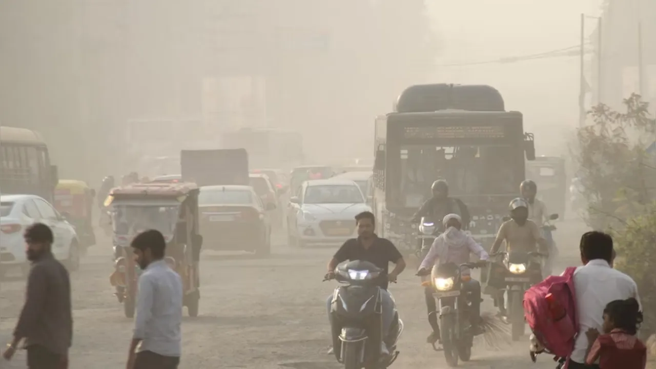 Delhi Weather Update: दिल्ली में ठंड का असर तेज, 8 दिसंबर को हो सकती है पहली बारिश