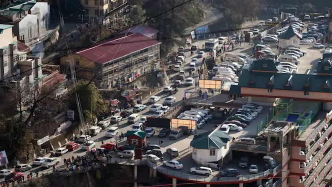 Shimla New Year Celebrations 2025: क्रिसमस-नए साल का जश्न के चलते 5 लाख से ज्यादा पर्यटक आएंगे शिमला, जानें क्या है प्रशासन का ट्रैफिक प्लान?