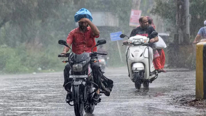 सावधान! यूपी में आज इन जिलों में बारिश के आसार, क्रिसमस के बाद का जारी हुआ अलर्ट