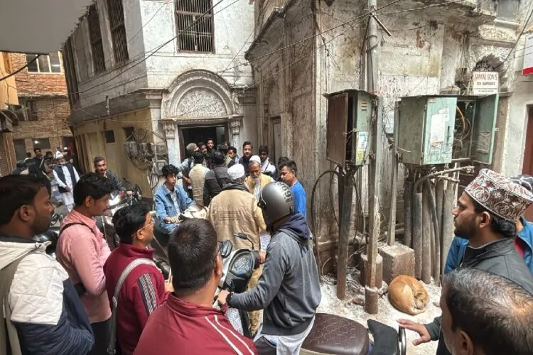 संभल और वाराणसी के बाद अब यहां मिला सालों पुराना शिव मंदिर, हिंदूवादी संगठनों ने किया प्रदर्शन