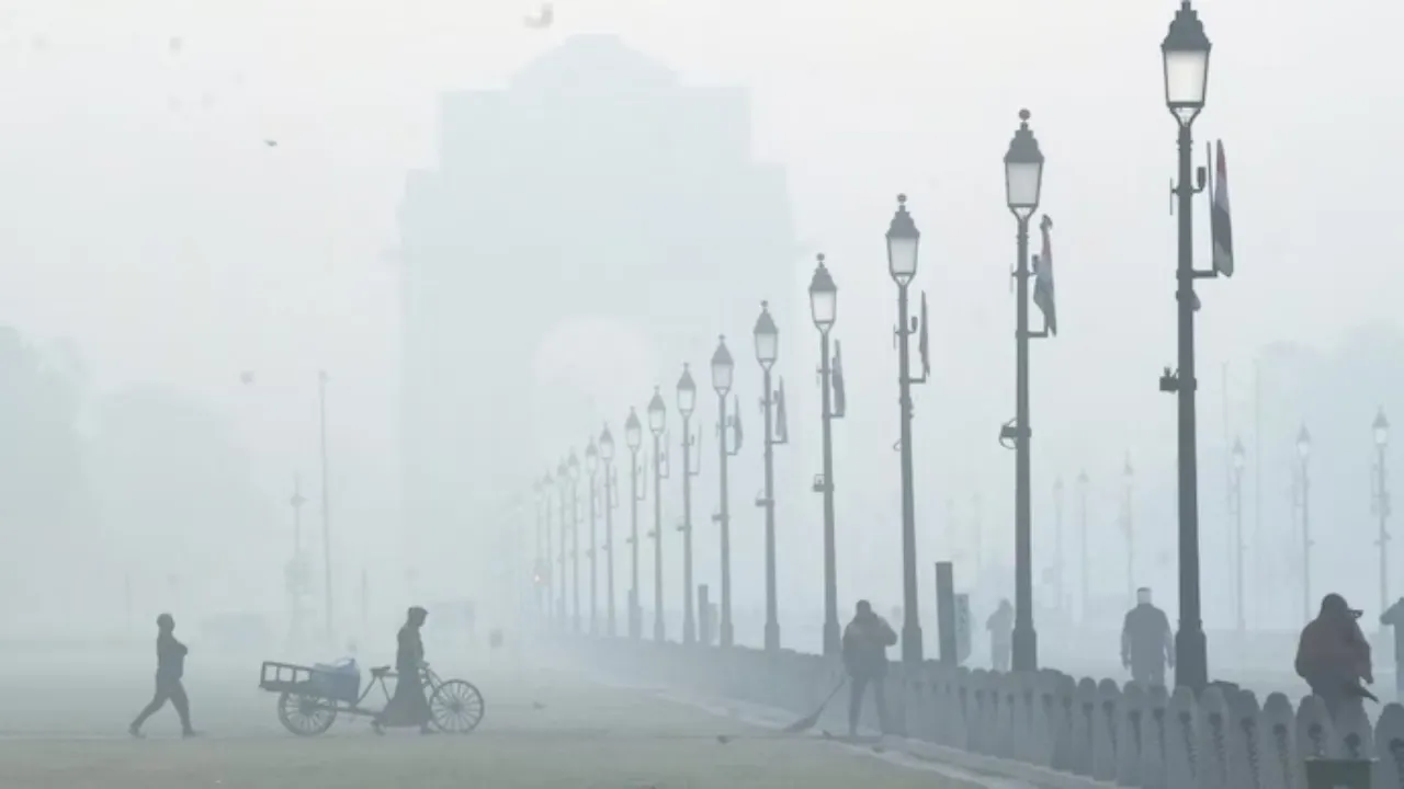 Delhi Weather News: दिसंबर में गर्मी का कहर? जहरीली हवा से मिली राहत