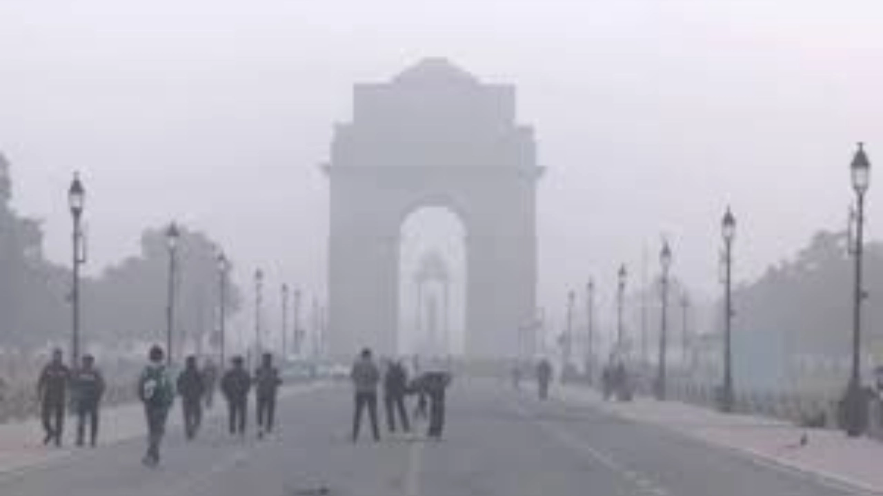 Delhi Weather Report: ठंड ने पकड़ा जोर! तापमान 5 डिग्री से नीचे दर्ज, IMD का अलर्ट जारी