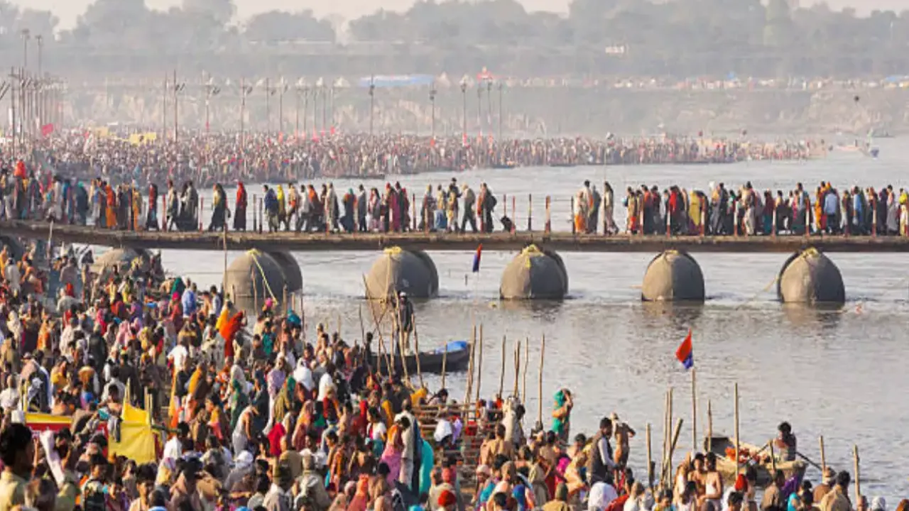 ड्रोन शो में होगा महाकुंभ और प्रयाग की पौराणिक कथा का प्रदर्शन, UP Tourism करेगा आयोजित