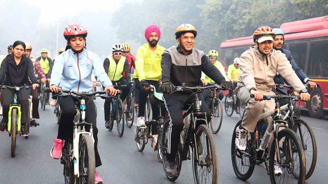 डॉ. मनसुख मांडविया ने की ‘फिट इंडिया साइक्लिंग ड्राइव’ की शुरुआत, भारत के 1000 से अधिक स्थानों पर कार्यक्रम आयोजित