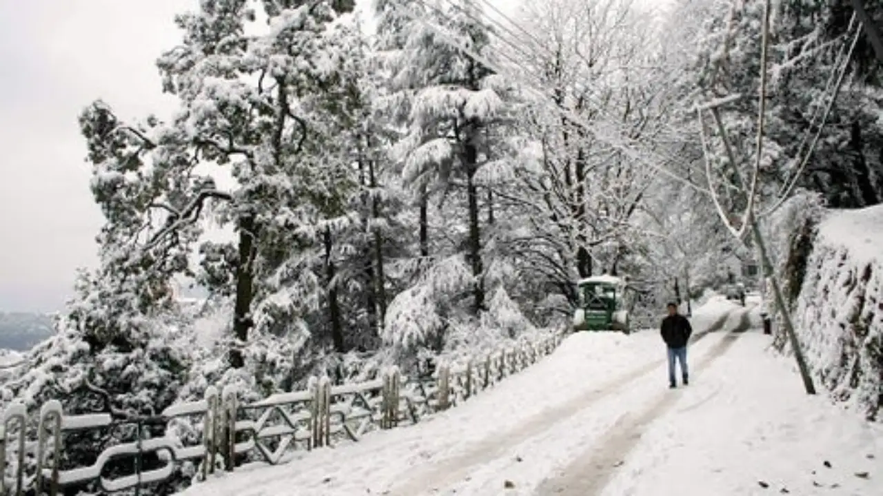 Himachal Hill Station: हिमाचल प्रदेश के हिल-स्टेशन सैलानियों से पैक, मौसम साफ होने से पर्यटन को मिलेगा बढ़ावा