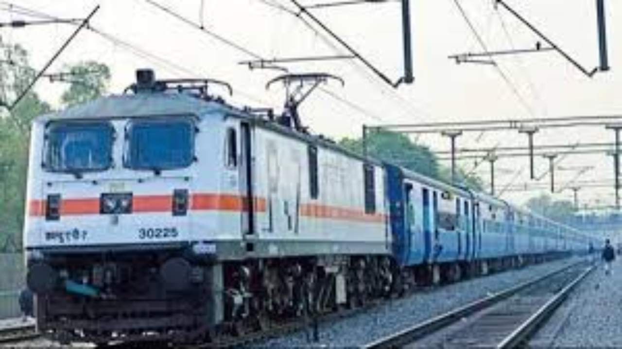 Indian Railway: 1 जनवरी 2025 से रेलवे का बड़ा फेरबदल, भोपाल से गुजरने वाली ट्रेनों के समय में हुआ बदलाव