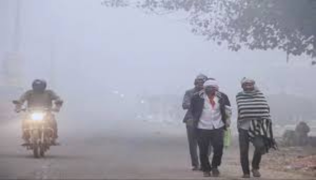 MP Weather Update: फेंगल साइक्लोन का असर, तापमान में उतार-चढ़ाव जारी