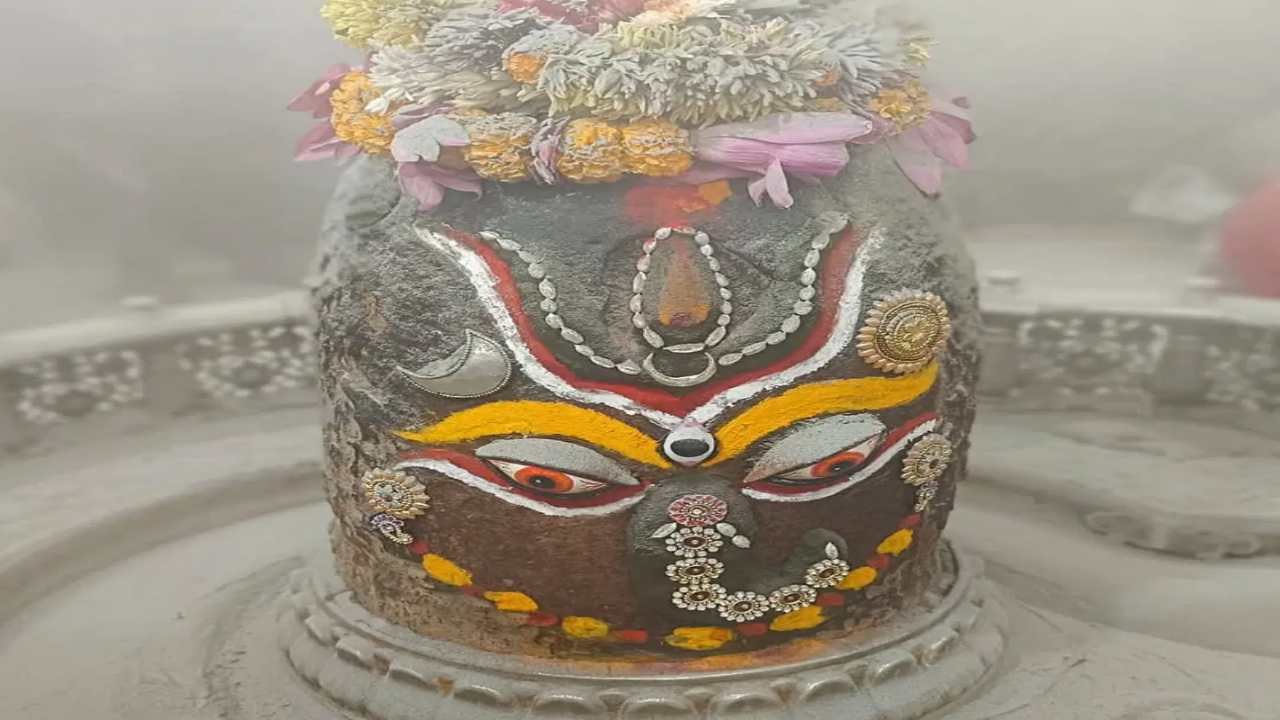 बाबा महाकाल का गणेश स्वरूप में श्रृंगार, भक्तों का मन आस्थाओं और श्रद्धा से भरा