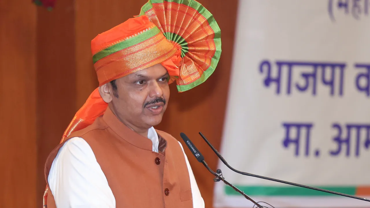 Maharastra CM Devendra Fadnavis: तीसरी बार लौटा ‘महाराष्ट्र का समुंदर’, ताजपोशी पर गदगद हुए मोदी-शाह