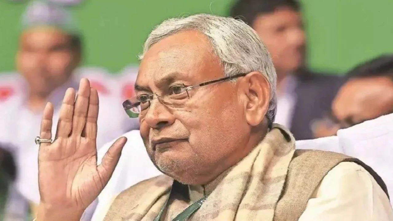 Nitish Kumar: मुख्यमंत्री नीतीश कुमार की प्रगति यात्रा की तैयारियाँ जोरों पर, वाल्मीकि नगर से शुरू होगी यात्रा