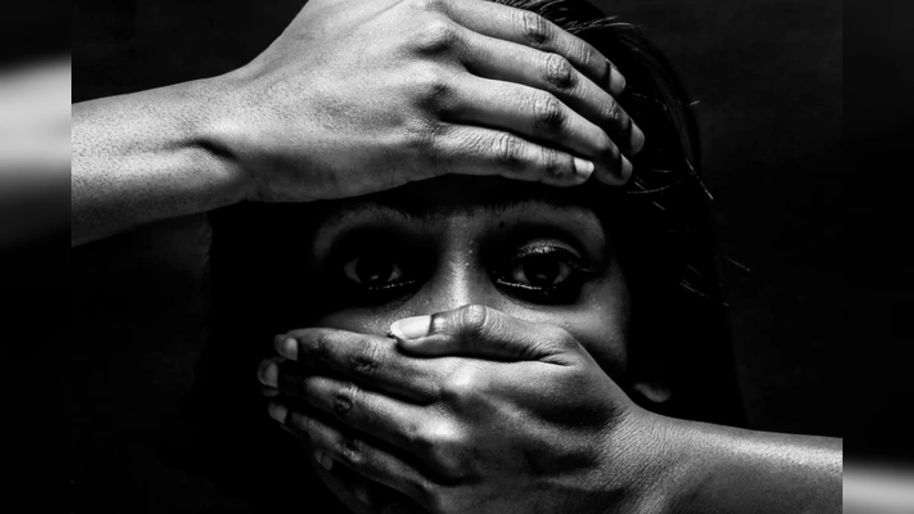 Rape Crime: इंसानियत को किया शर्मसार! दिव्यांग युवती का उठाया फायदा, किडनैप कर किया दुष्कर्म फिर…