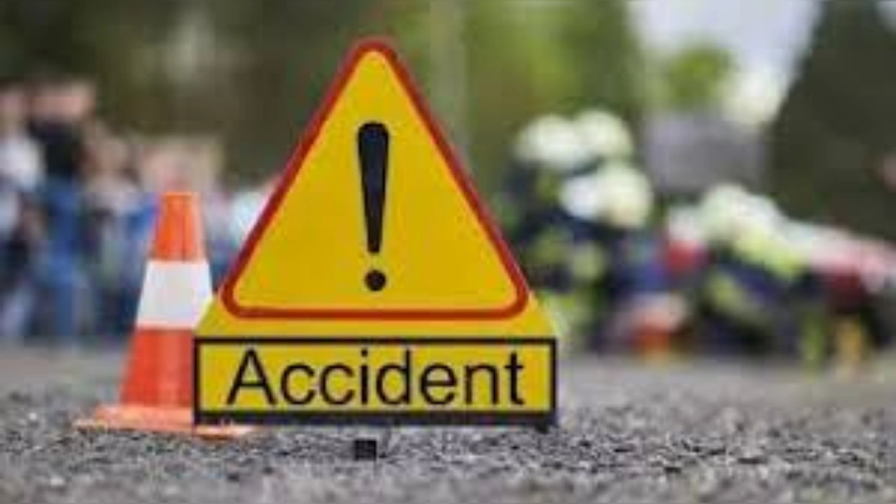 Road Accident: बागपत में दर्दनाक सड़क हादसा! कार और ट्रक की टक्कर से मचा हड़कंप