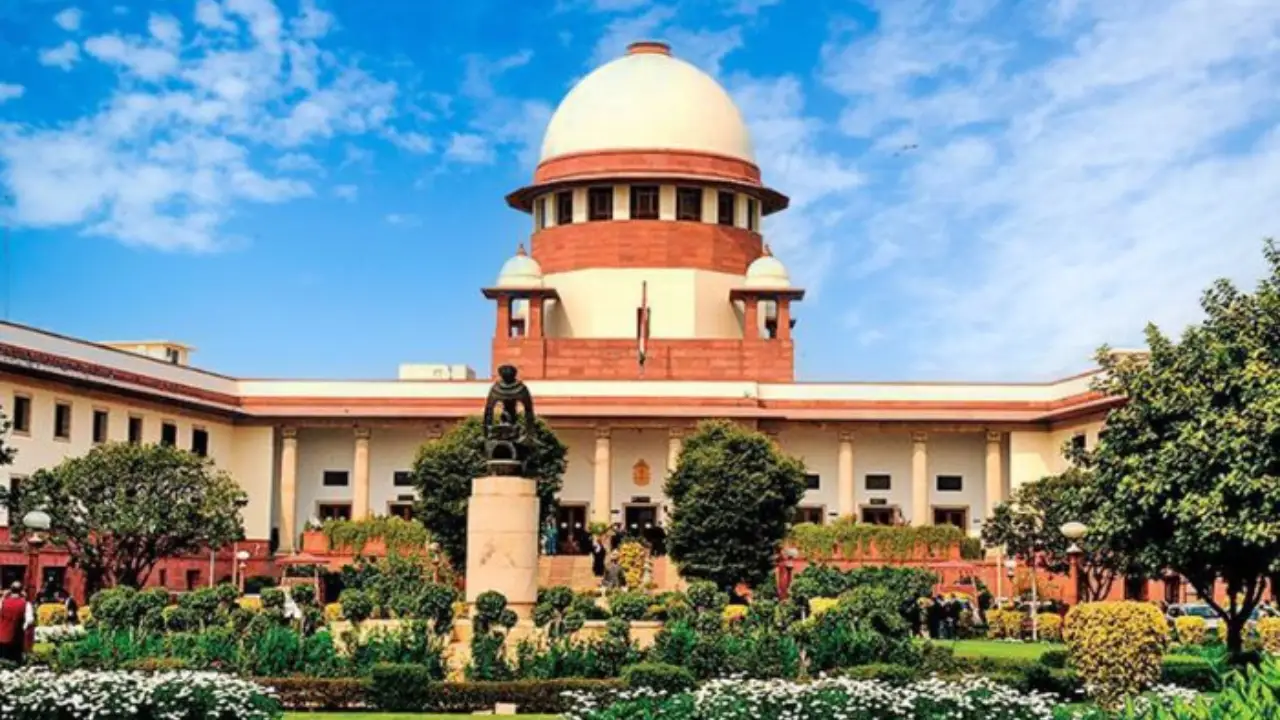 मस्जिद में जय श्री राम कहना अपराध कैसे? SC ने याचिकाकर्ता से पूछे तीखे सवाल, नहीं दे पाए कोई जवाब