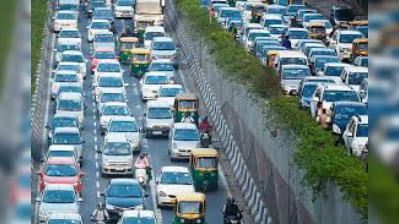 Delhi Traffic Issues: 2025 से दिल्लीवासियों की यात्रा होगी आसान! पांच बड़े प्रोजेक्ट्स पर काम जारी