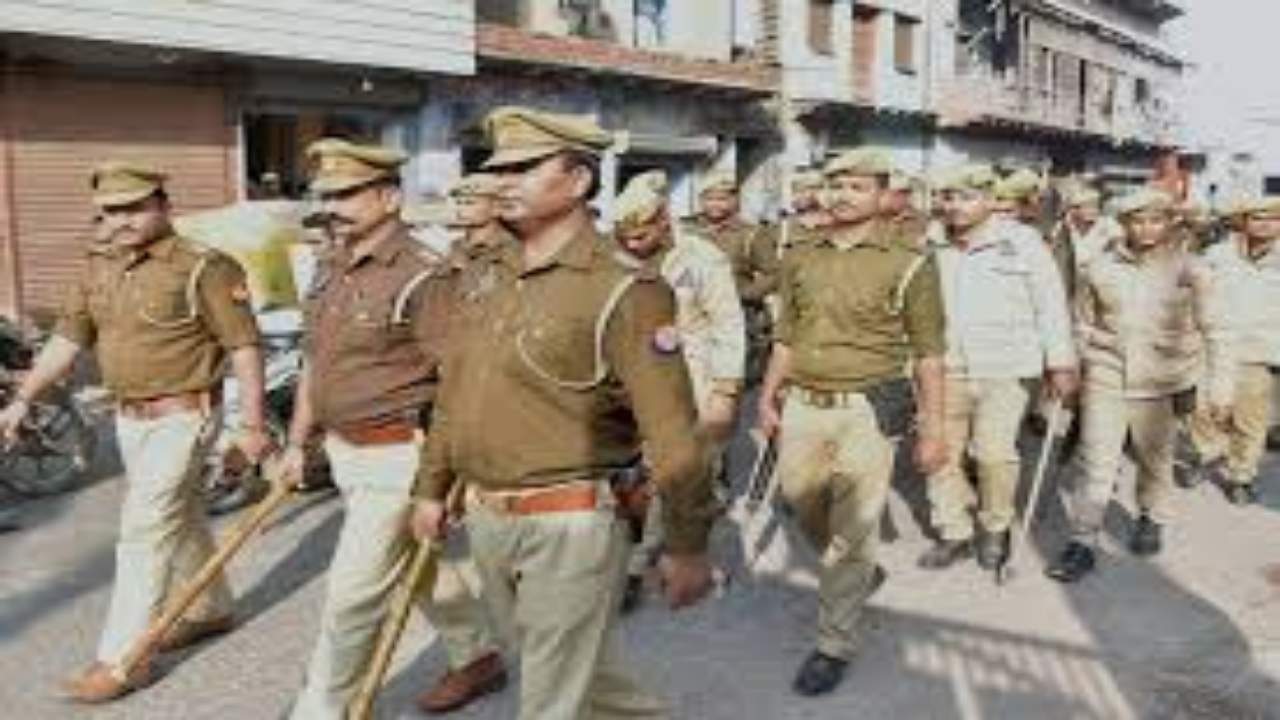 UP में गन्ने के खेत में मिला 6 महीने से लपाता युवक का कंकाल,  जांच में जुटी पुलिस