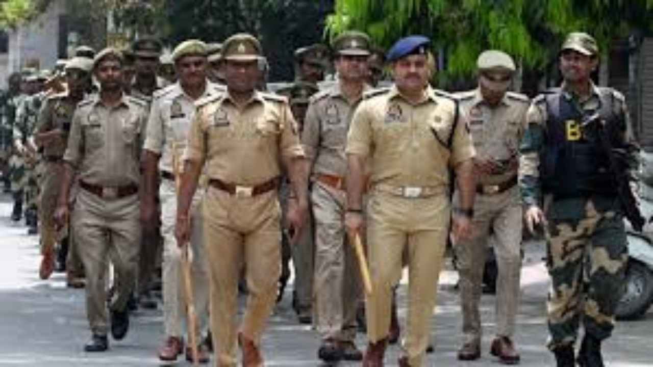 पानी ने करवा डाला बड़ा कांड, दो गुट में चले जमकर लात घूंसे.. पुलिस पहुंची अस्पताल