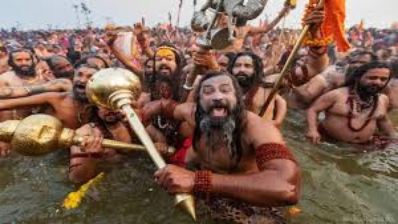 भोर में स्नान के बाद शुरू हुआ राम मंदिर व हनुमान गढ़ी में दर्शन का सिलसिला