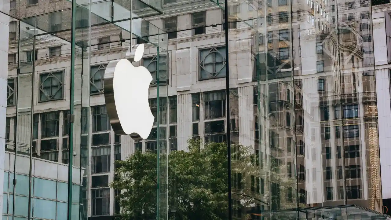 भारतीय कर रहे हैं चोरी और फ्रॉड? Apple कंपनी ने 185 कर्मचारियों को निकाल फेंका बाहर, मचा हंगामा