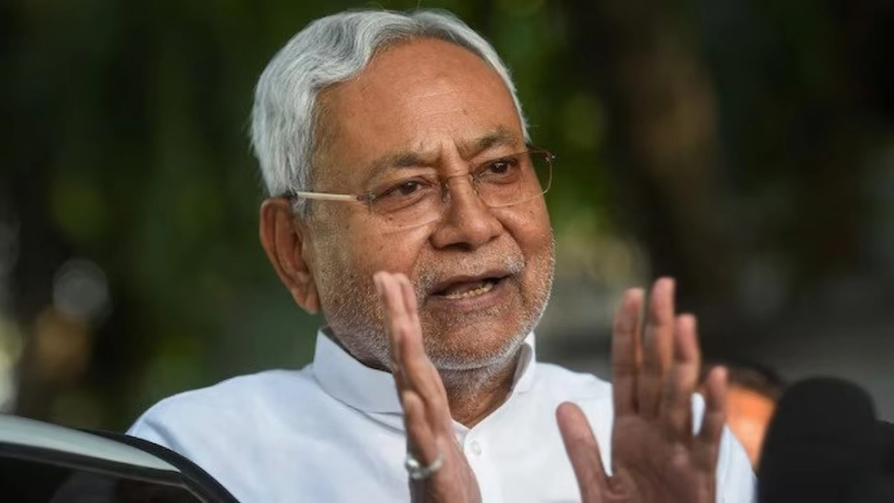 Bihar Government: CM से लेकर मंत्रियों तक के अटके बिल, फ्रीज हुआ बिहार सरकार का खाता! 8 लाख कर्मचारियों का रूका वेतन