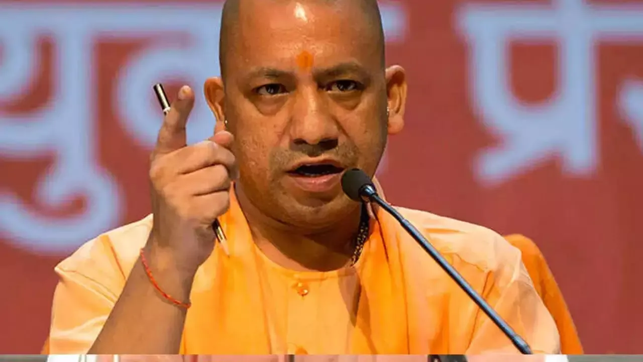 एक्शन मोड में CM YOGI! 5 तेजतर्रार अफसरों को प्रयागराज किया रवाना, खुफिया टीम उतरेगी मैदान में