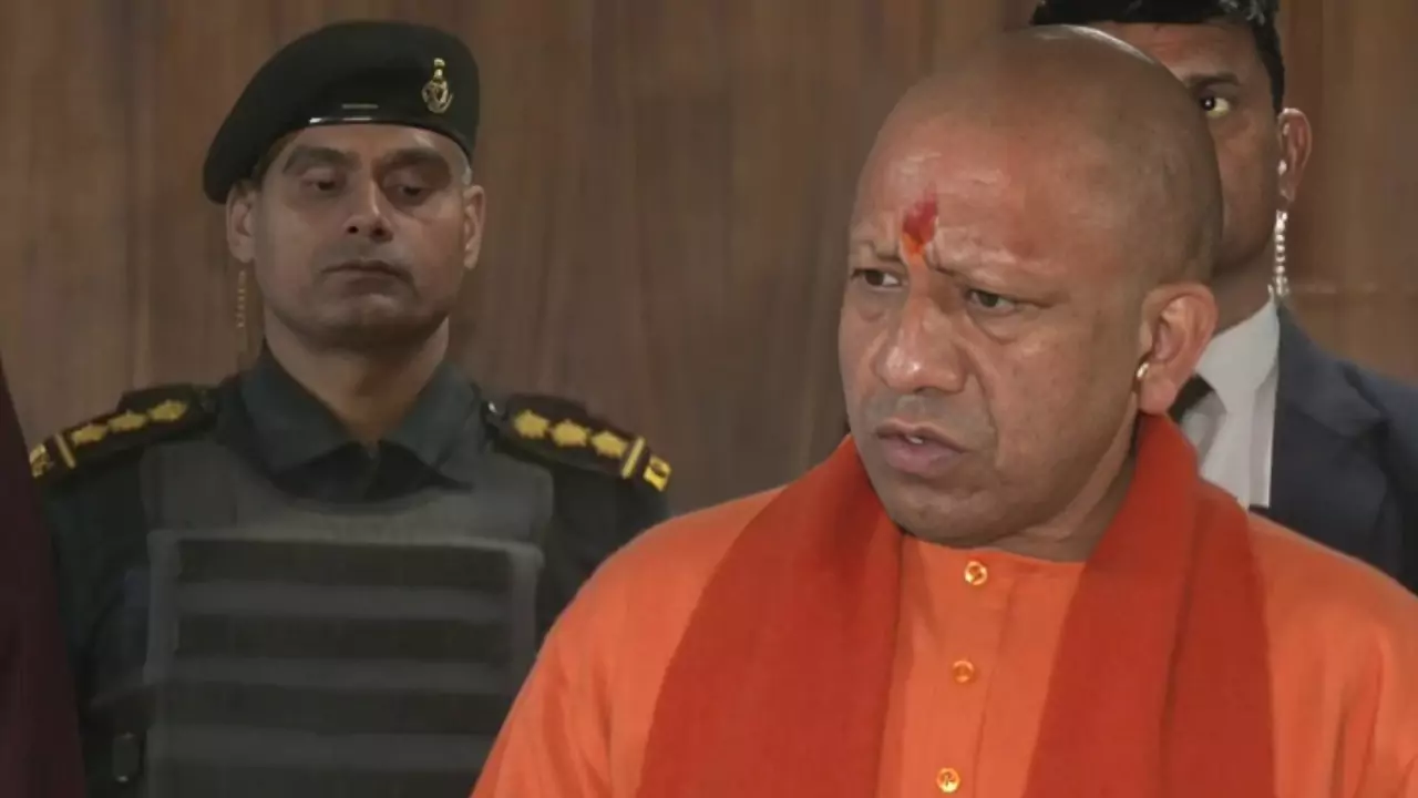 अचानक क्यों बढ़ाई गई CM Yogi की सिक्योरिटी? मिलने वालों को पार करनी होंगी ये ‘चट्टानें’…जानें क्या है हाईटेक ‘टायर किलर’