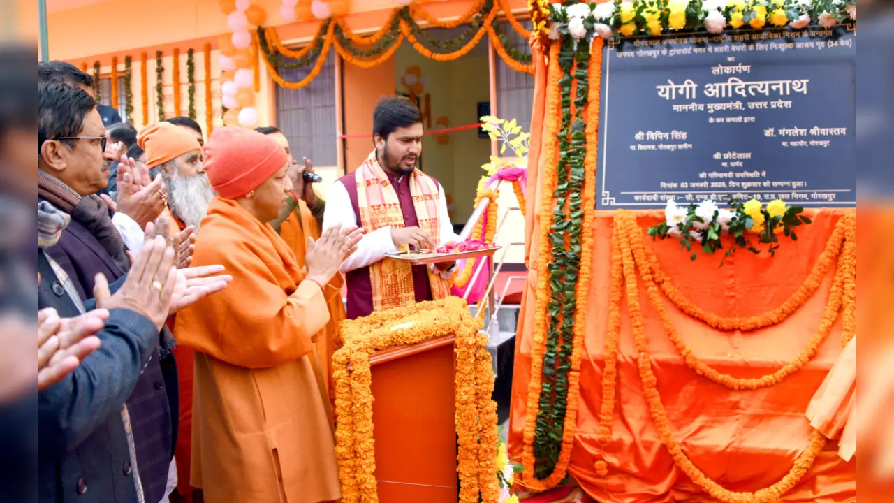 गोरखपुर में CM योगी का आज दूसरा दिन…, गरीबों और किसानों को दी करोड़ो की ये सुविधा 