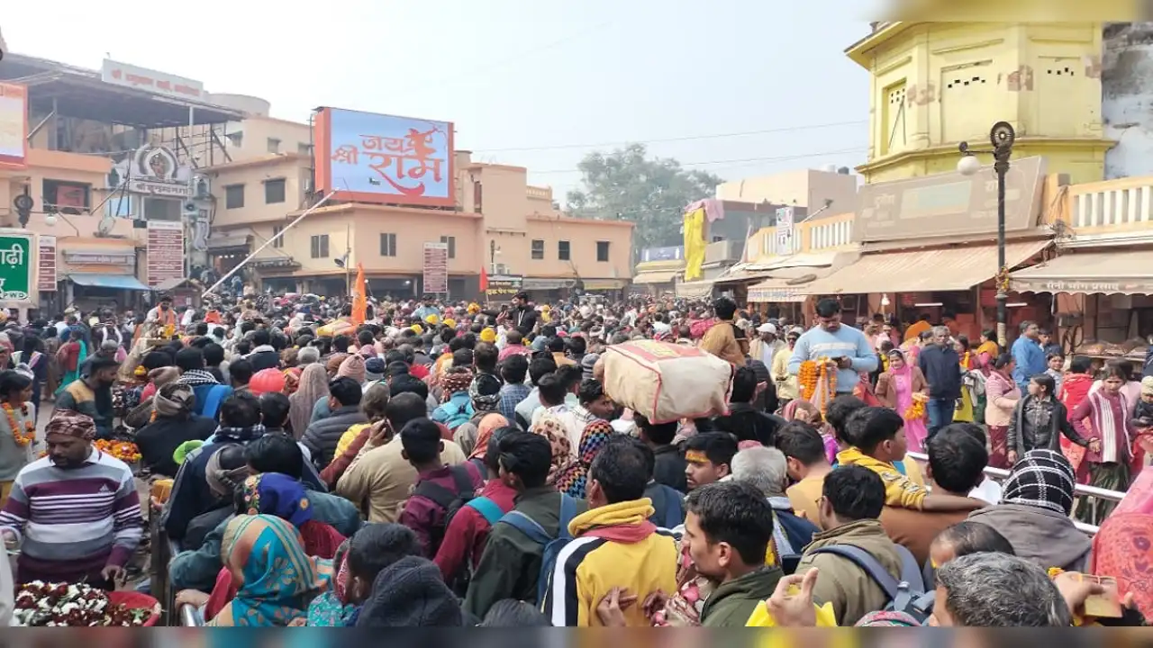 Mauni Amavasya Update: मौनी अमावस्या पर अयोध्या में आस्था का उमड़ा सैलाब, 15 लाख श्रद्धालुओं ने लगाए सरयू में डुबकी, प्रशासन सतर्क