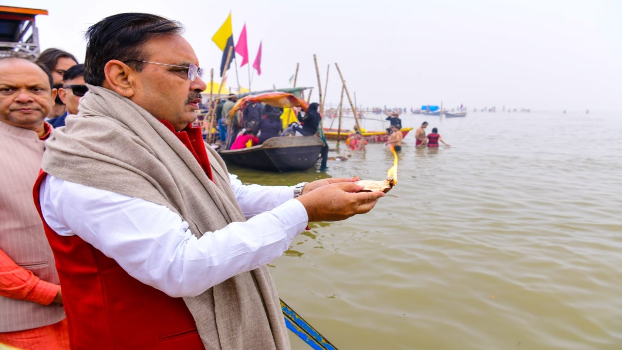 Mahakumbh 2025: राजस्थान के मुख्यमंत्री भजनलाल शर्मा ने संगम में लगाई पावन डुबकी