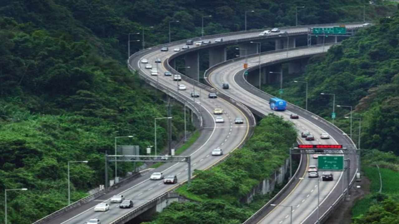 Dehradun-Delhi Expressway: उत्तराखंड के लिए एक बड़ी सौगात, सिर्फ ढाई घंटे में होगा सफर पूरा, जाने क्या है पूरी खबर…