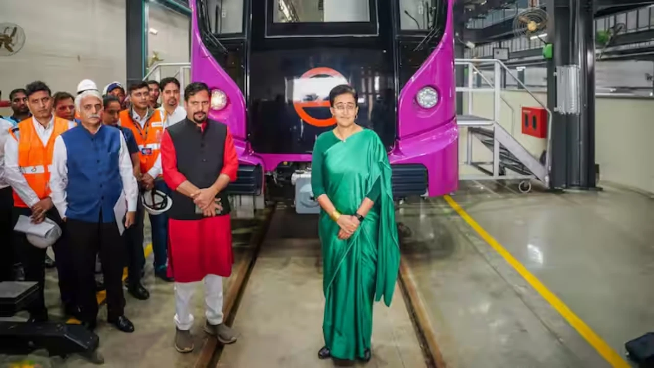 Delhi Metro: दिल्लीवासियों के लिए बड़ा दिन! आज CM आतिशी करेंगी रिठाला से कुंडली मेट्रो कॉरिडोर का उद्घाटन