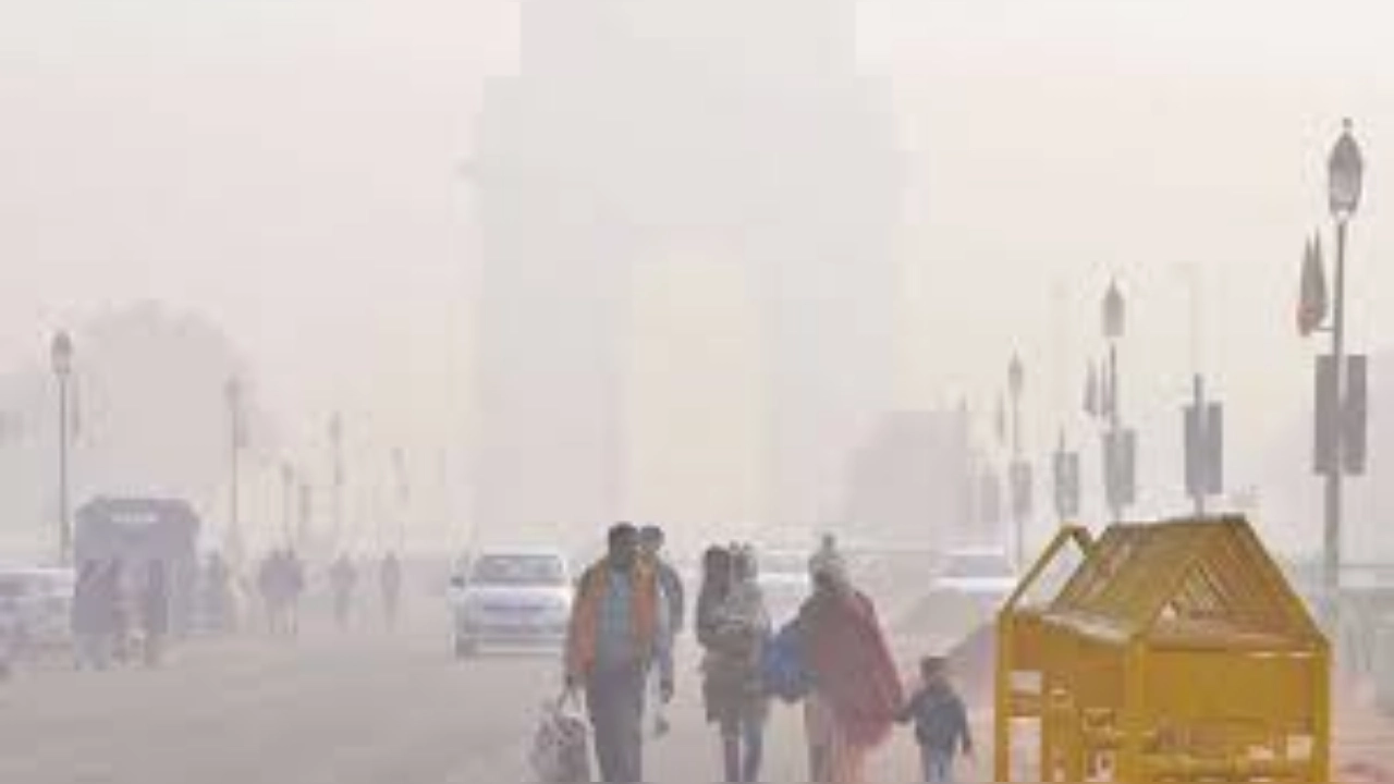 Delhi Weather Report: साल के पहले दिन जानें मौसम का हाल! शीतलहर बढ़ाएगी ठिठुरन, पढ़ें IMD रिपोर्ट