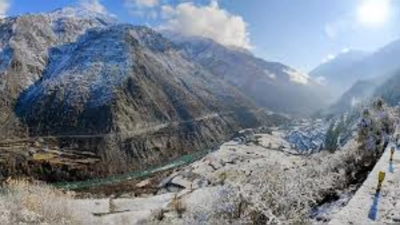 Himachal Weather: हिमाचल में शीतलहर का कहर! बारिश और बर्फबारी का येलो अलर्ट जारी