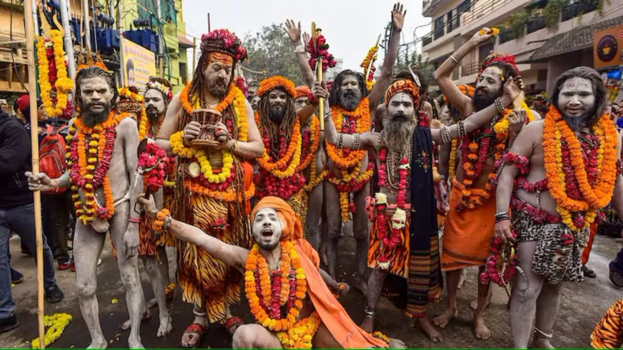 अमृत स्नान को लेकर आखाड़ों में हो रही है दिव्य भव्य तैयारी, ढोल,नगाड़ों, तीर-तलवार के साथ निकलेगी शोभायात्रा