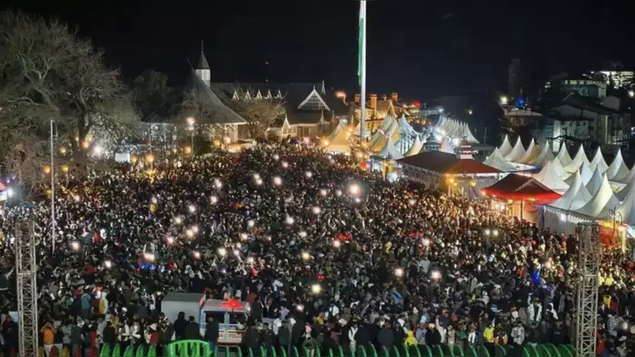 New Year Celebration: हिमाचल प्रदेश में नए साल का हुआ स्वागत, बर्फबारी और जश्न के बीच पर्यटकों का सैलाब, पिछले साल का टूटा रिकॉर्ड