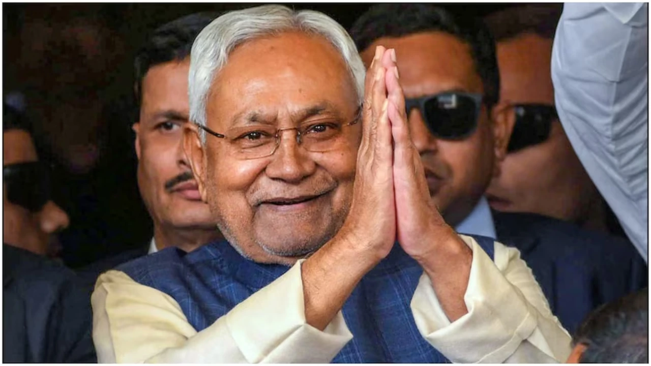 Nitish Pragati Yatra: मुख्यमंत्री नीतीश कुमार की ‘प्रगति यात्रा’ का सारण में हुआ आगमन, कॉलेज और अस्पताल का किया उद्घाटन