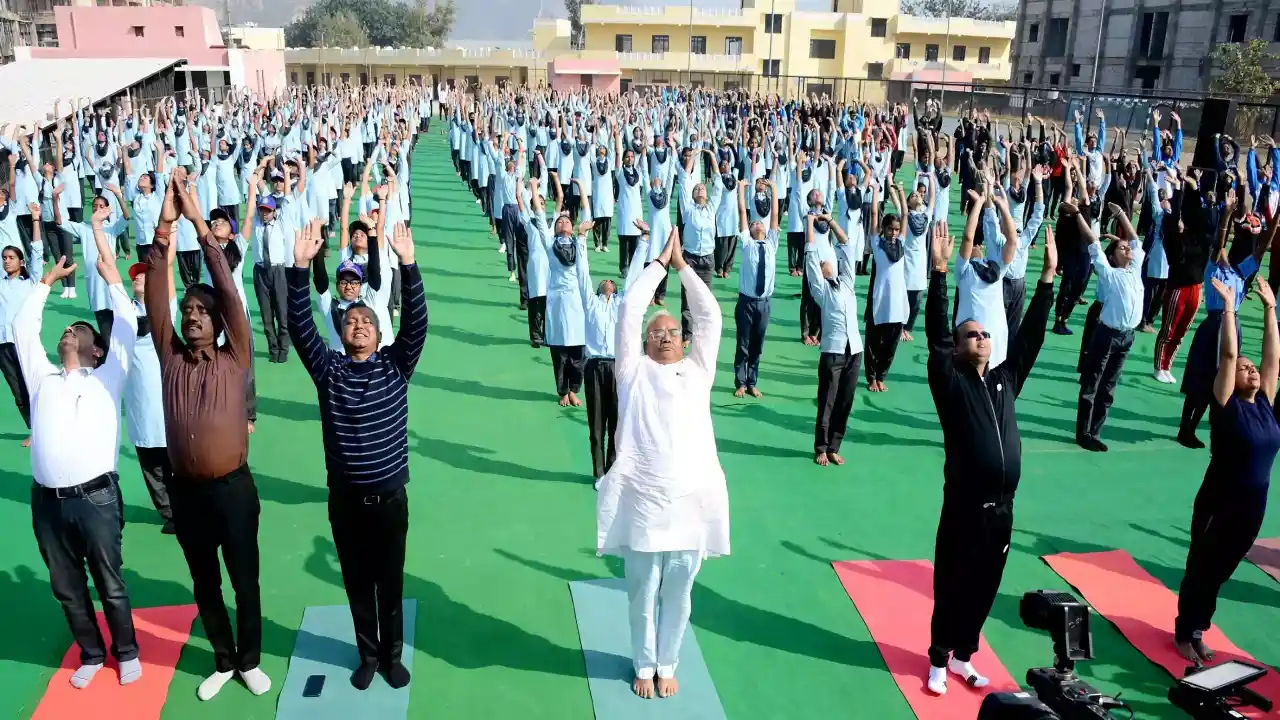 राजस्थान में स्कूलों में एक साथ सूर्य नमस्कार, कांग्रेस और मुस्लिम संगठनों ने जताया विरोध