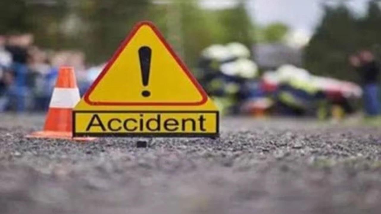 Road Accident: नहीं थम रहे बिहार में सड़क हादसे! सहरसा में दो जगहों पर हुए भीषण एक्सीडेंट, लोगों में फैल गई दहशत