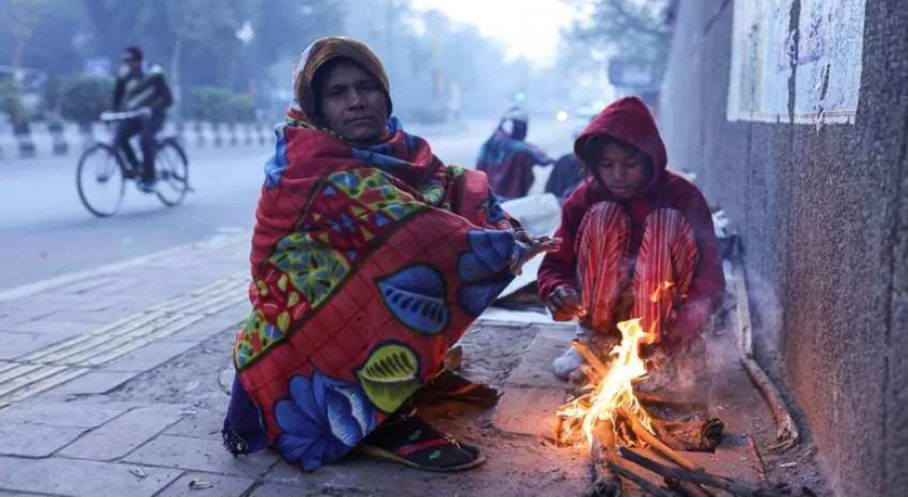 ठंड पर आई Good News! UP के इन राज्यों में होगी तेज बारिश, 60 जिलों में कोहरे का Alert, वीकेंड पर बदलेगा मौसम