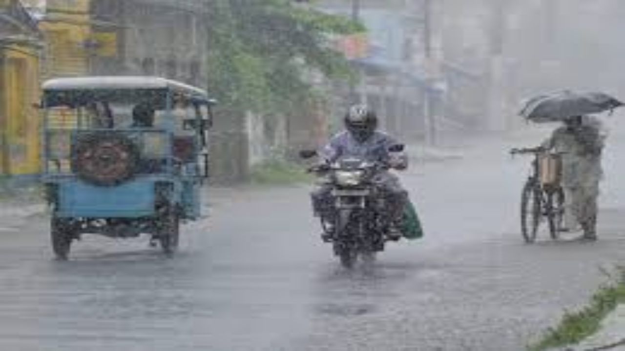 कोहरे और बारिश ने बढ़ाई मुश्किलें, उत्तर प्रदेश में कड़ाके की ठंड का कहर, जाने कब तक थमेगा असर