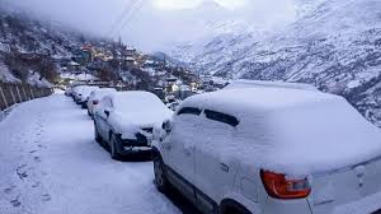 Uttarakhand Weather Update: नए साल पर हाड़ कंपाने वाली ठंड ने दी दस्तक, फैली रहेंगे कोहरे की चादर