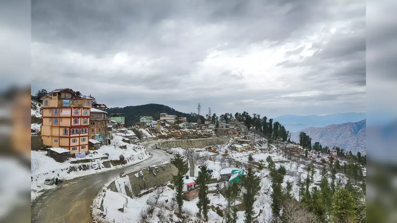 Himachal Weather Update: हिमाचल प्रदेश में बदला मौसम का मिजाज, कोहरे और ठंड ने बढ़ाई परेशानियां, जानें IMD का ताजा अपडेट