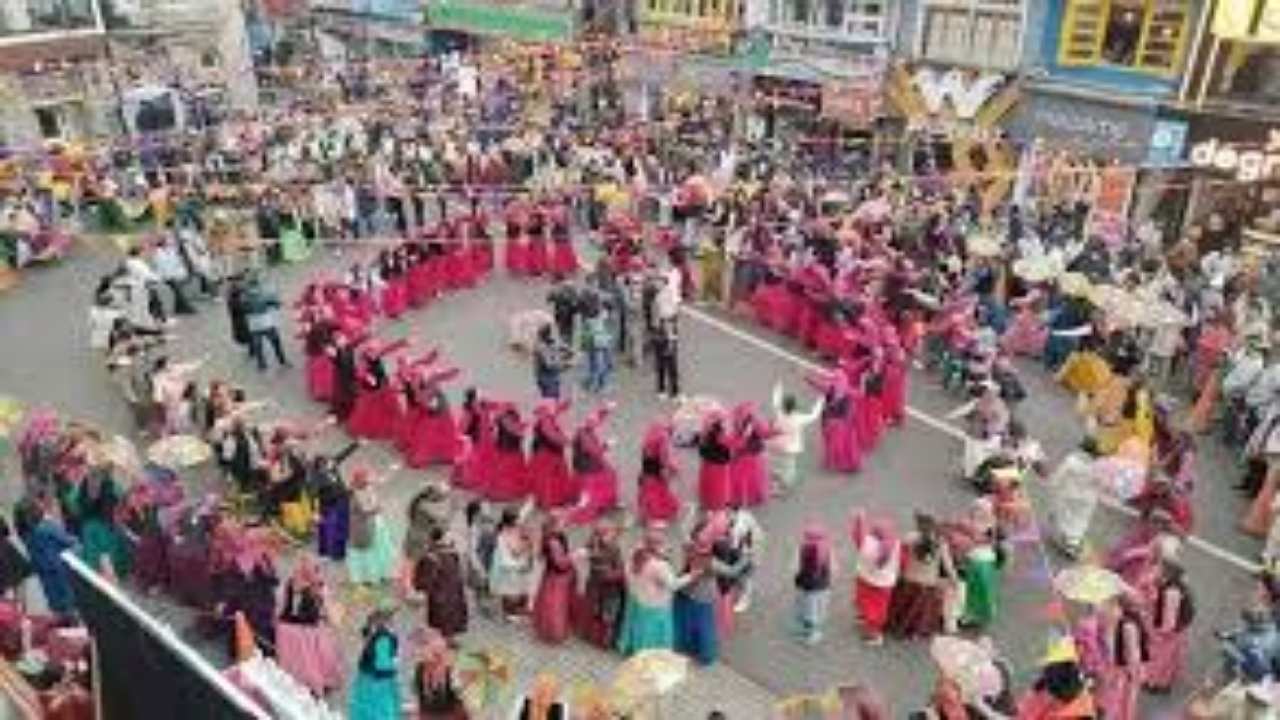 शिमला विंटर कार्निवल में पर्यटकों के हुड़दंग का वीडियो वायरल, सुक्खु सरकार पर उठे सवाल